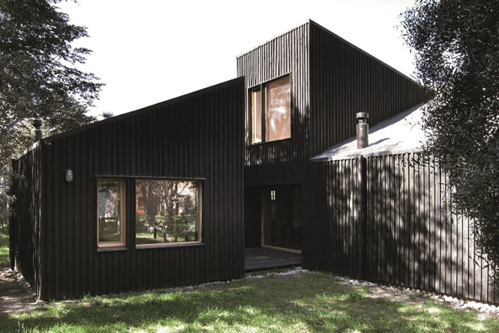 El regreso de la madera oscura